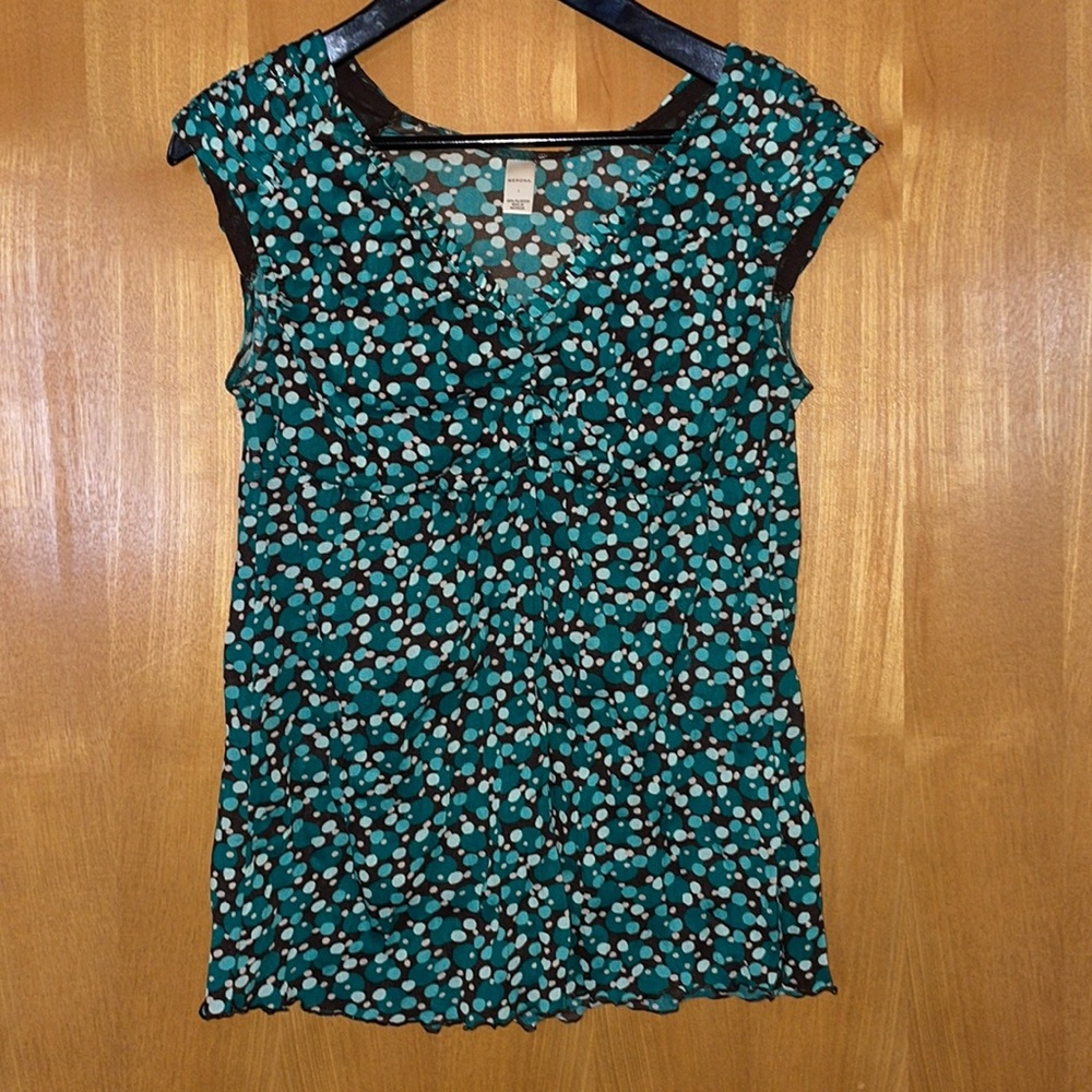 Merona | blue/teal dot sleeveless v neck blouse | size L